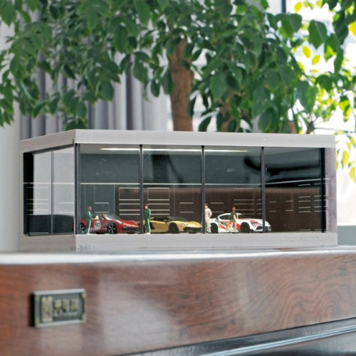 CAR SHOWROOM